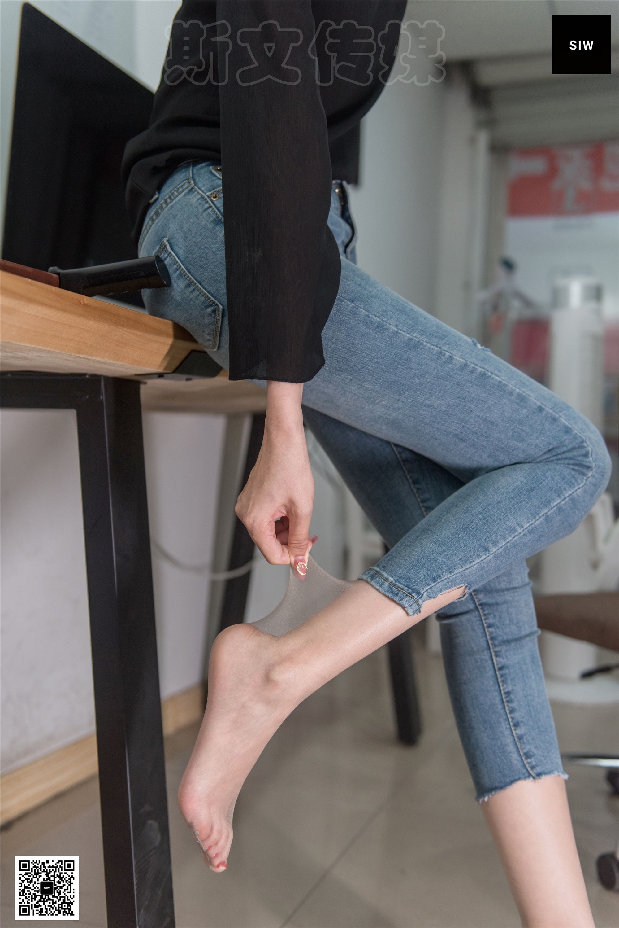 SIW斯文传媒 VOL.017 办公裤里丝-悦悦